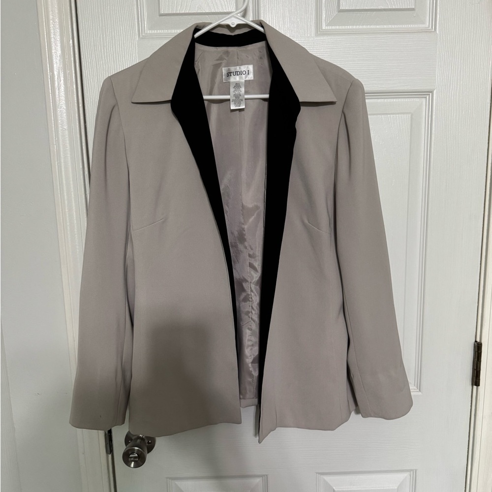 Studio I Gray and Black Blazer Professional Tailored Fit